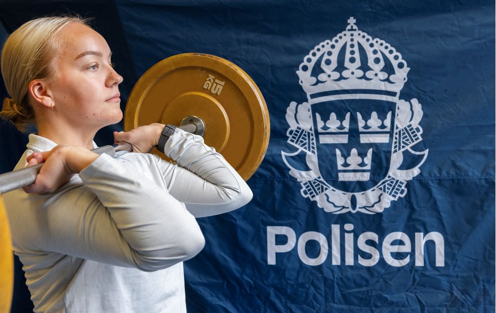 Efter två underkända styrketester började Maria träna mer Crossfit-inspirerat, vilket var en av anledningarna till att hon klarade testerna till polisutbildningen.